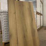 Rigid Click PVC Oak Nature – 5MM(Geïntegreerde ondervloer)