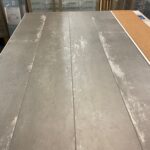 Rigid Click PVC Cement Stone – 8 mm (sous-couche en liège intégrée)