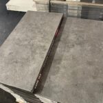 Rigid Click PVC Beton Graphite – 5,5MM(Geïntegreerde Ondervloer)