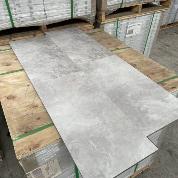 Rigid Click PVC Clouded Marble – 8MM(Kurk-Onderlaag)