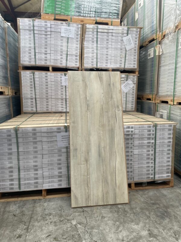 Laminate Thermes Oak D4562 - 12MM