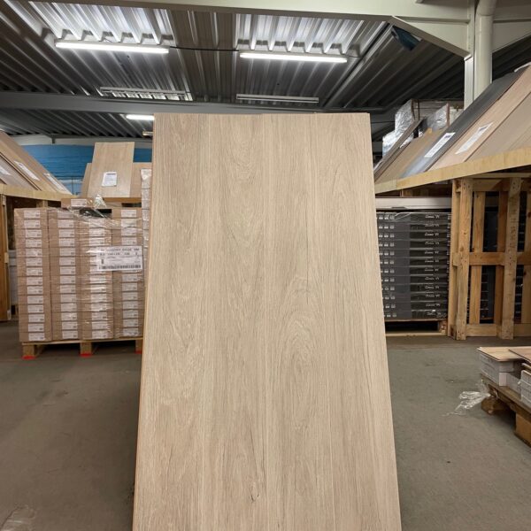 SUPER PROMO Laminate Bordeaux Oak (D6108) – 10MM