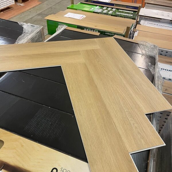 Rigid Click PVC Visgraat Antique 94007-1 – 5,5MM(Geïntegreerde Ondervloer)