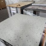 Rigid Click SPC Yukon Stone (DN4516-4) 900MM x 450MM - 6MM (Geïntegreerde ondervloer)